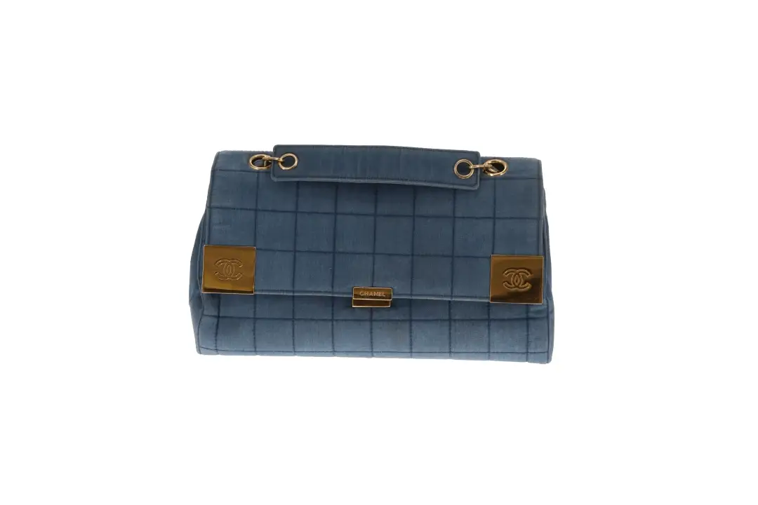 Chanel Denim Flap Bag In Square Quilt & Gold Hardware Vintage - Image 4