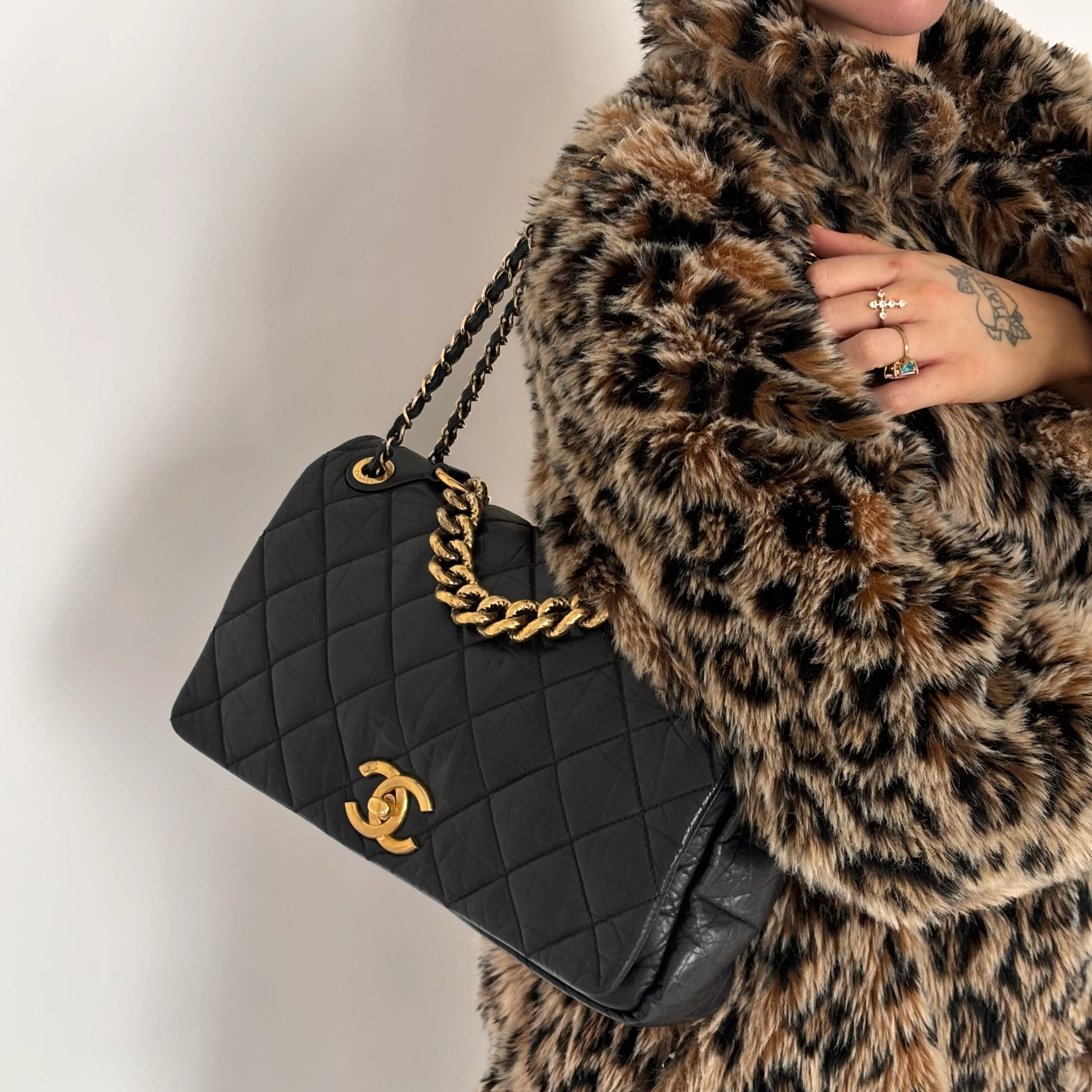 Chanel Pondichery Flap Bag Black Calfskin GHW 2012 - Image 2
