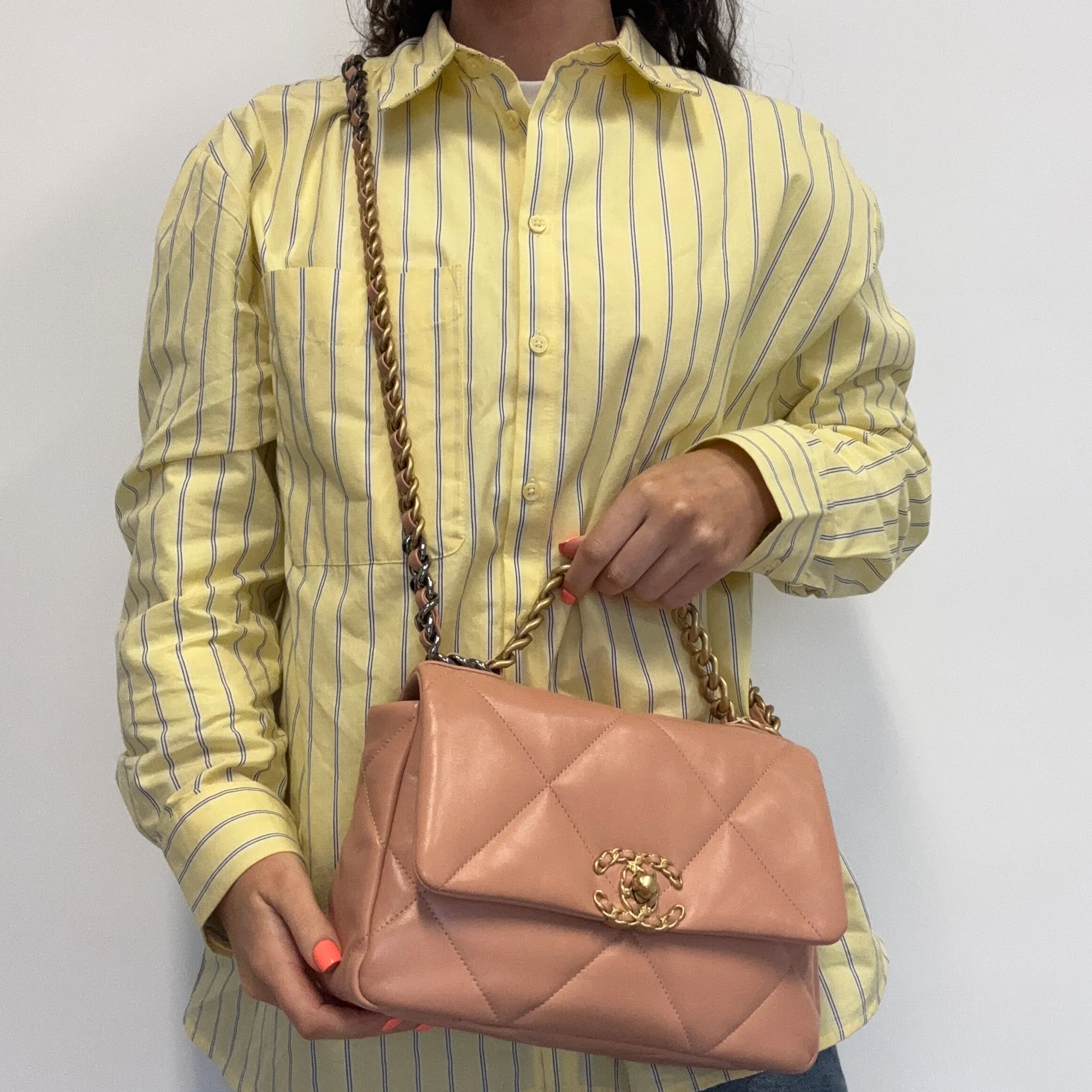Chanel 19 Salmon Pink Small Chanel (NFID) - Image 2