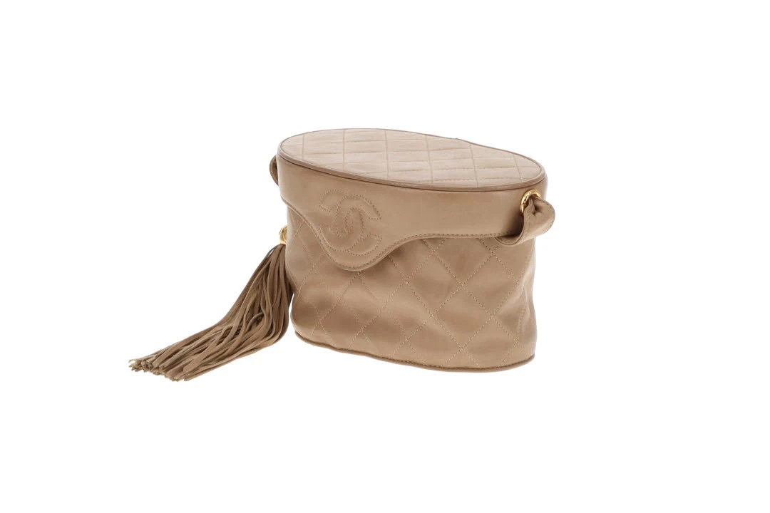 Chanel Tassel Vanity Bag Beige Quilted Lambskin Vintage - Image 9
