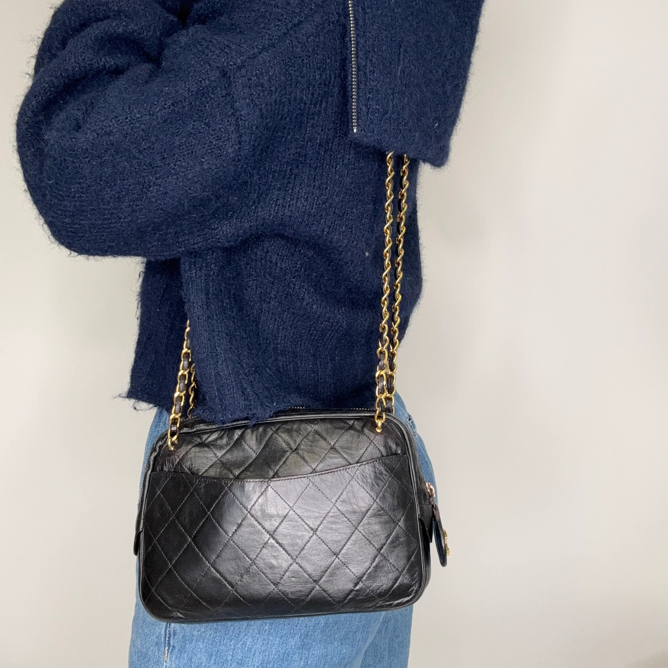 Chanel Vintage Camera Bag With Chain 1989/91 - Image 2