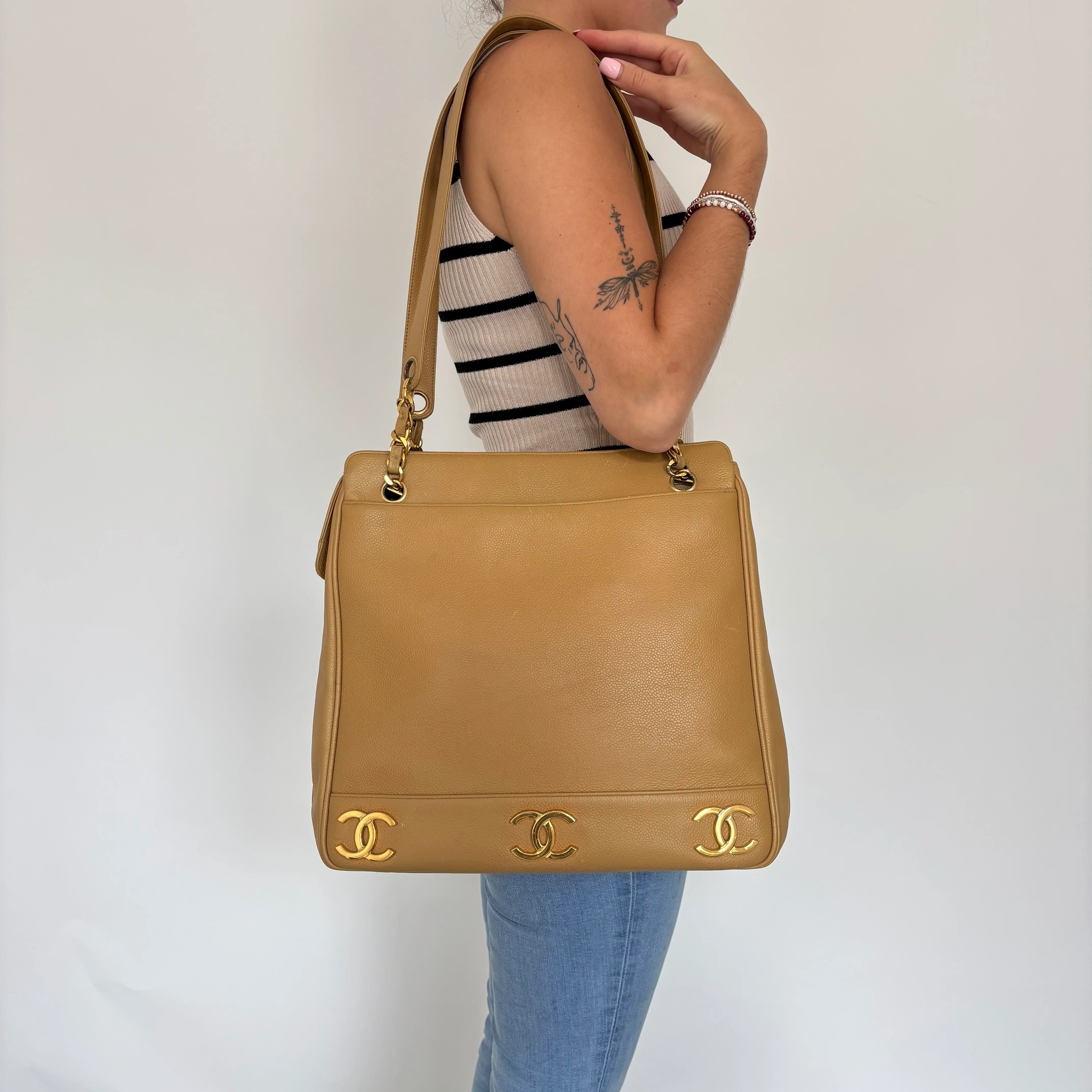 Chanel Vintage Caviar Gold CC Leather Chain Shoulder Bag 1994 - Image 2