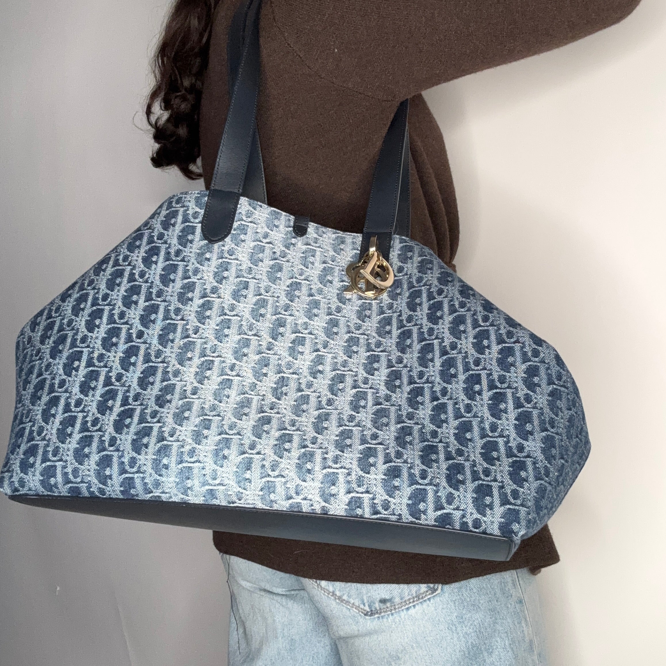 Dior Toujours Bag Large Blue Denim Oblique 2024 - Image 2