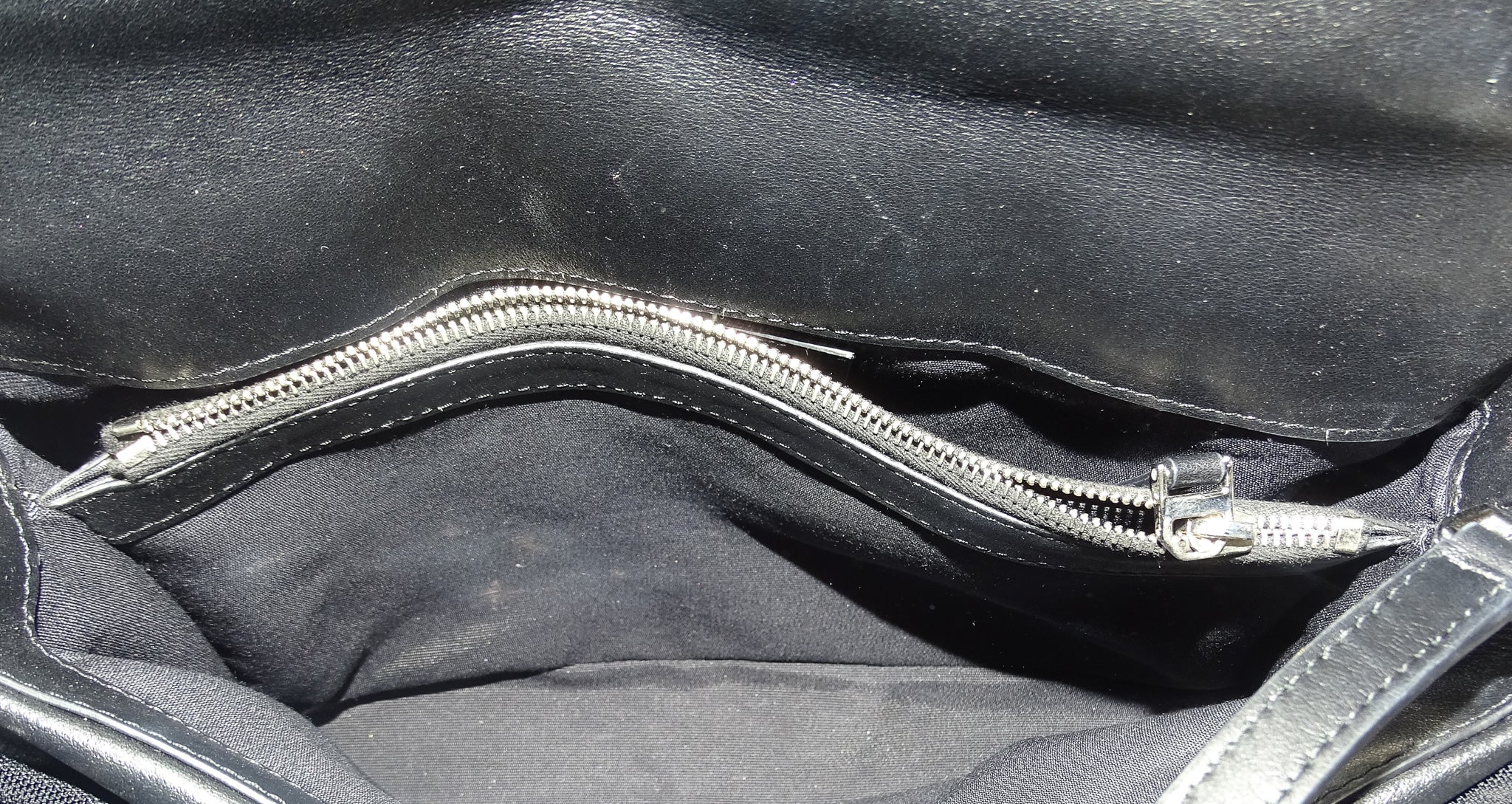 Givenchy 4G Shoulder Bag Soft Leather - Image 11