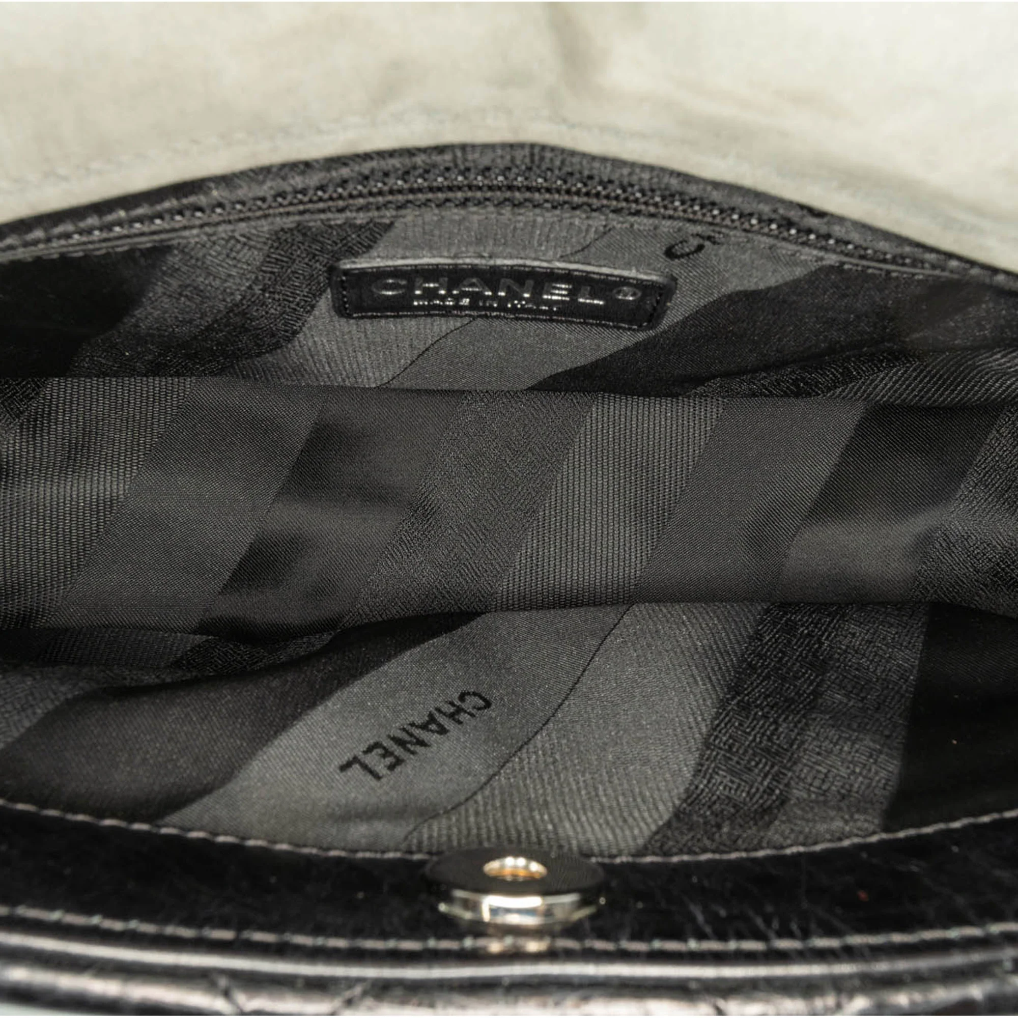 Chanel Black Glazed Calfskin & Grey Iridescent Portobello Flap SH 2008/09 - Image 5