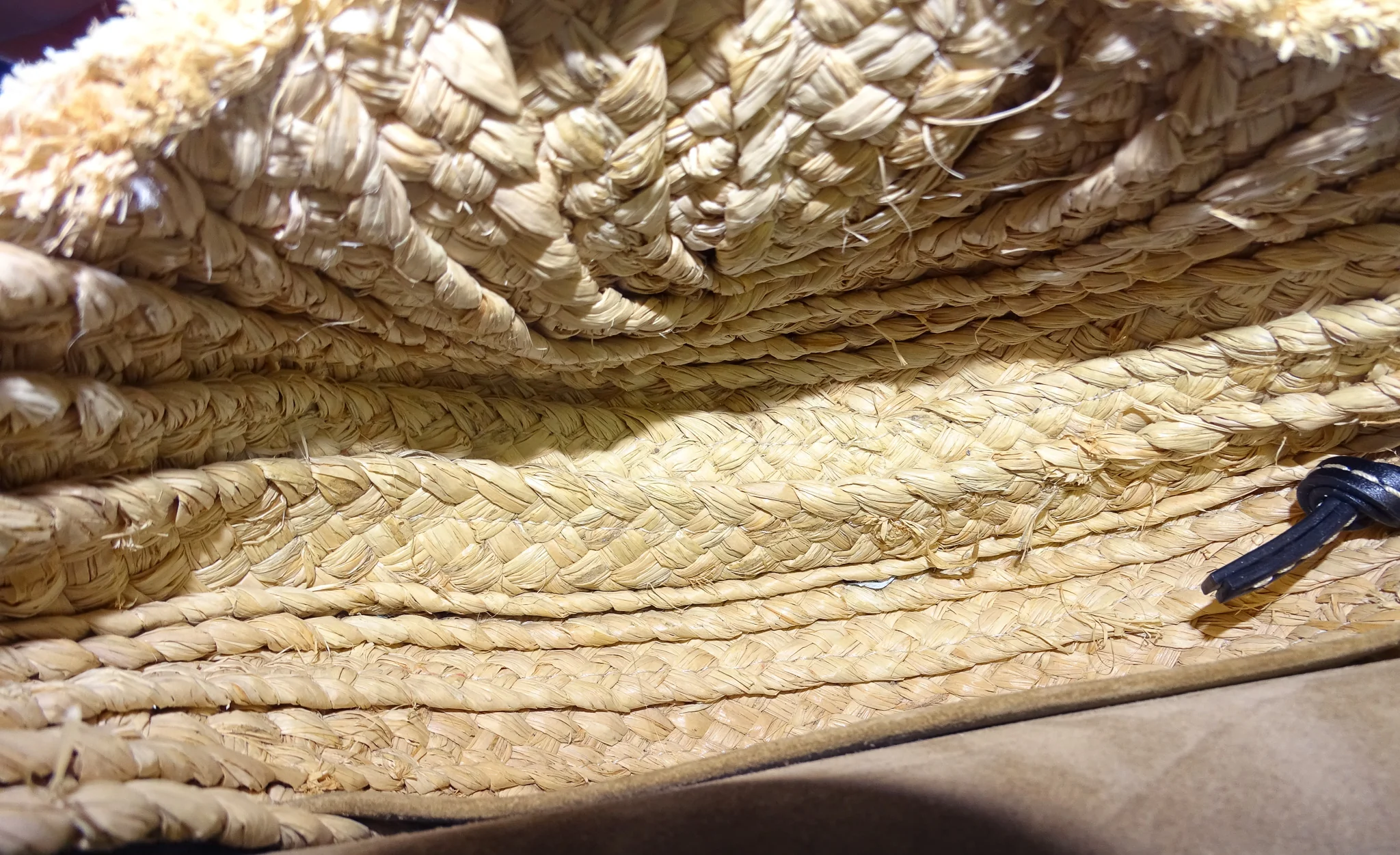 Loewe Raffia and Navy Leather Gate Bag - Image 14
