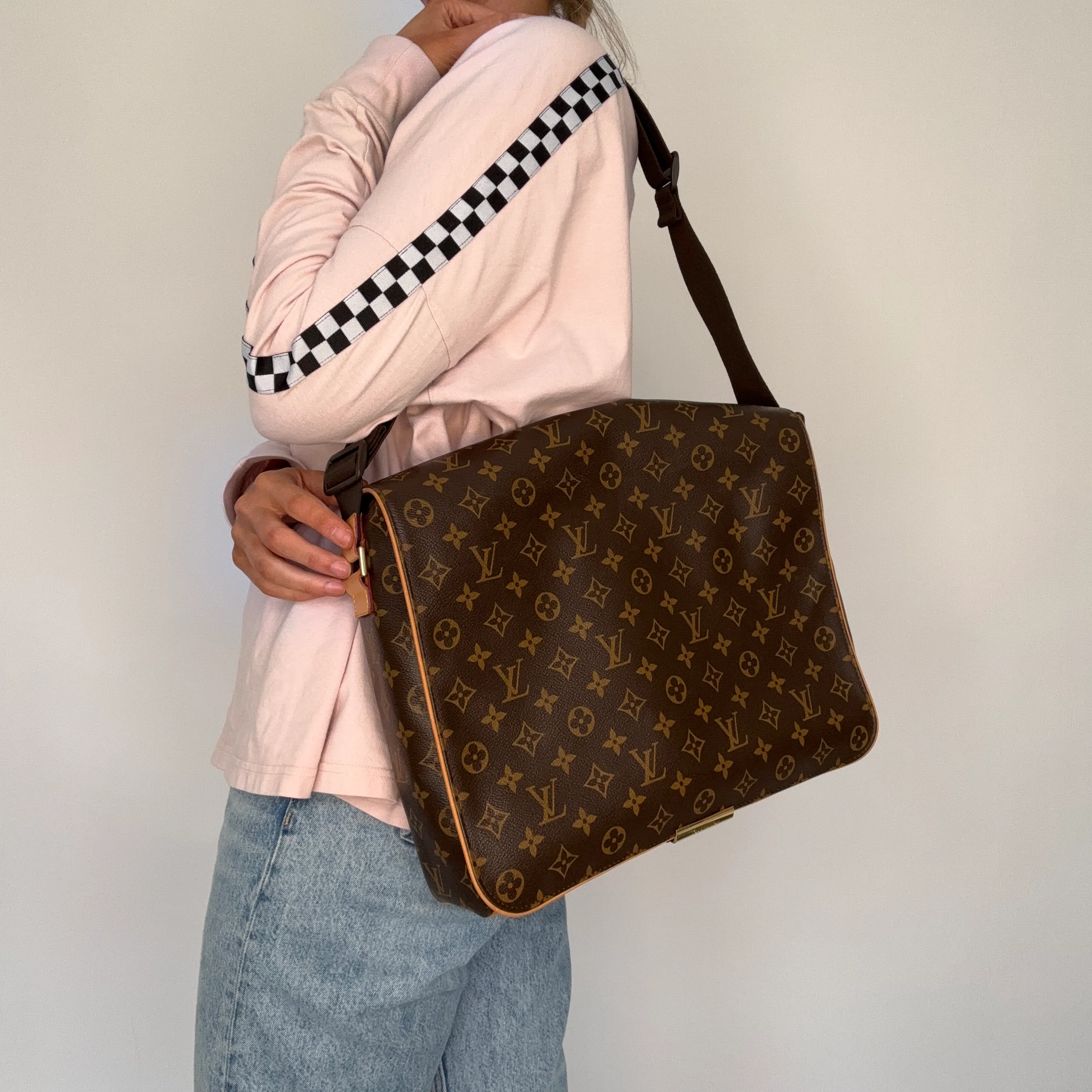 Louis Vuitton Abbesses Monogram Messenger Bag Vintage CA0046 - Image 2