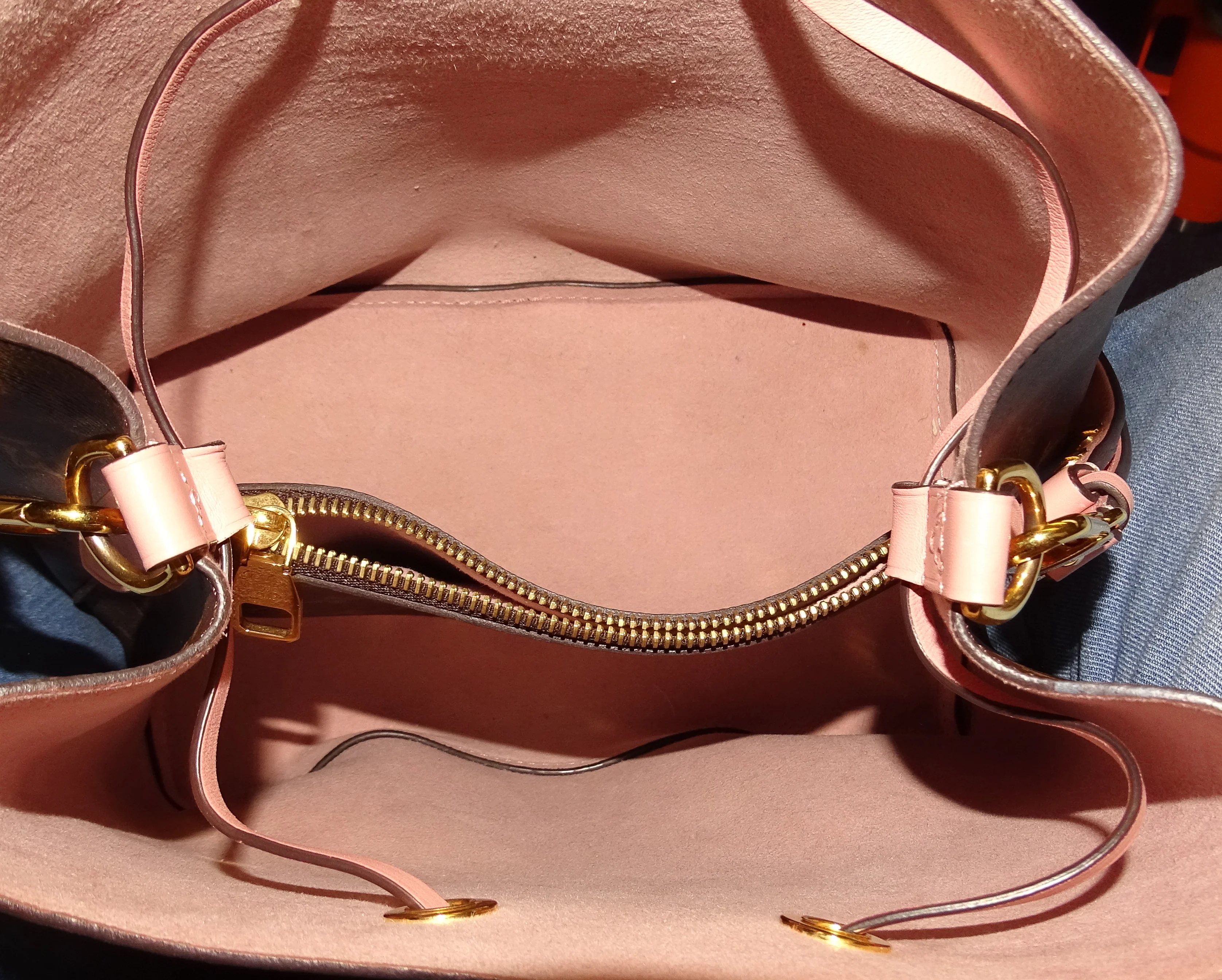 Louis Vuitton NeoNoe Monogram & Rose Ballerine SD0128 - Image 11
