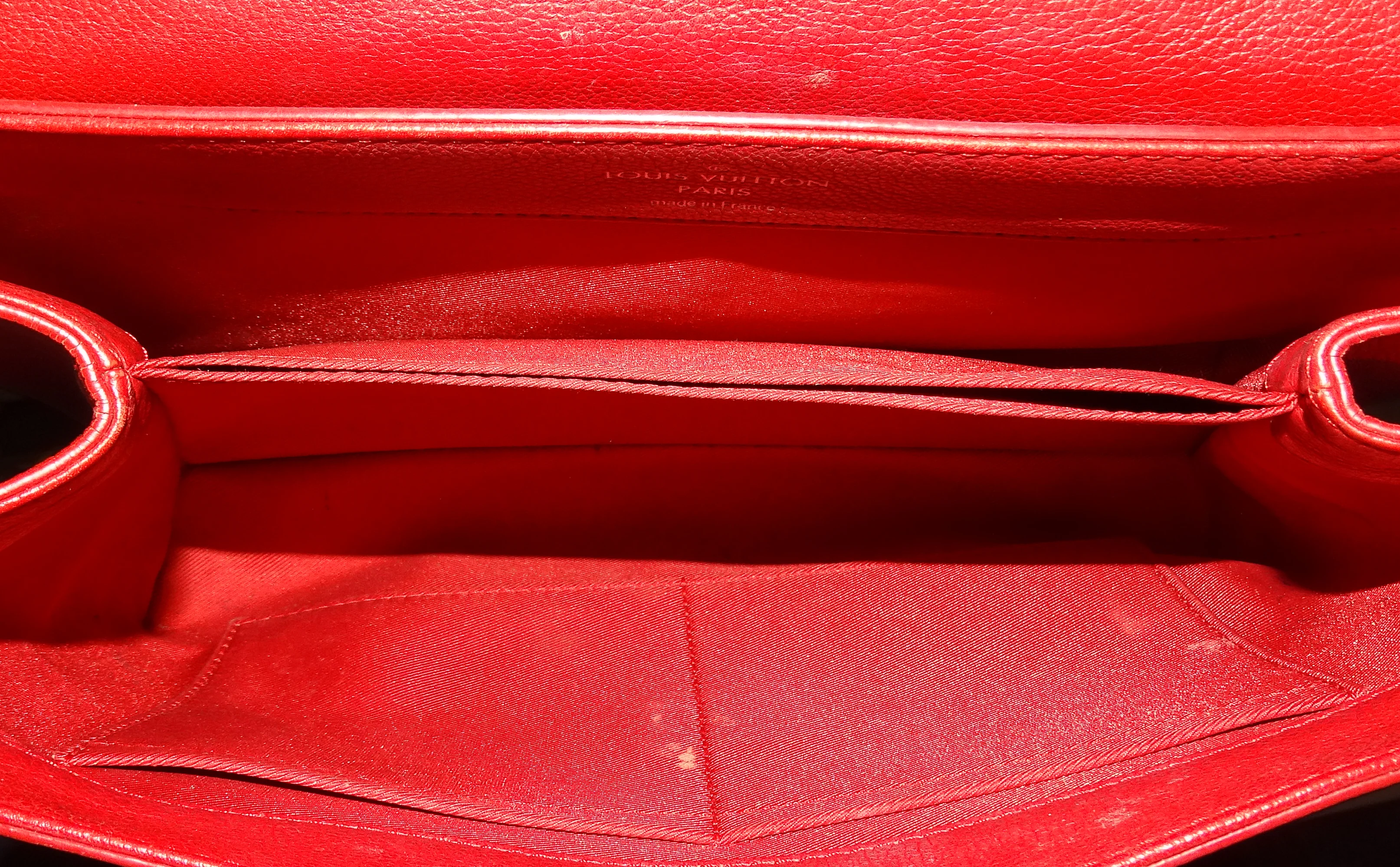 Louis Vuitton Red Leather Lockme II Top Handle FL2116 - 2016 - Image 12