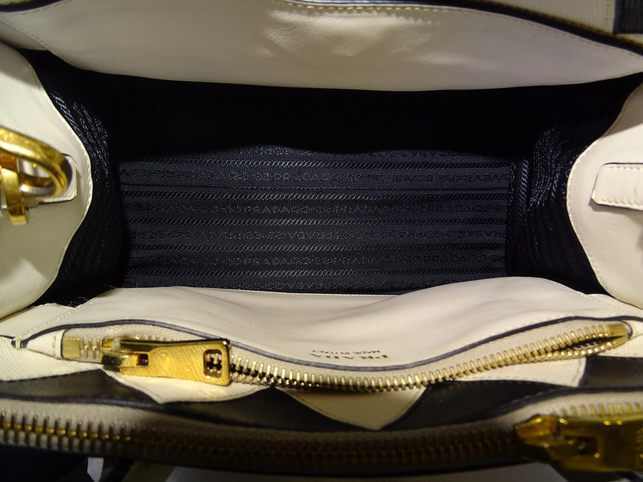 Prada Paradigme City Calfskin Greche  Tote - Image 14