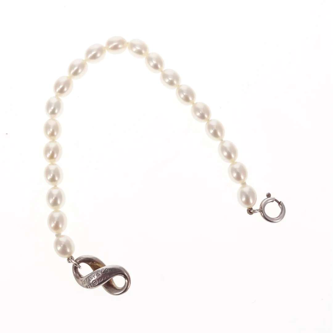 Tiffany & Co Infinity Link Bracelet Pearl and Sterling Silver - Image 7